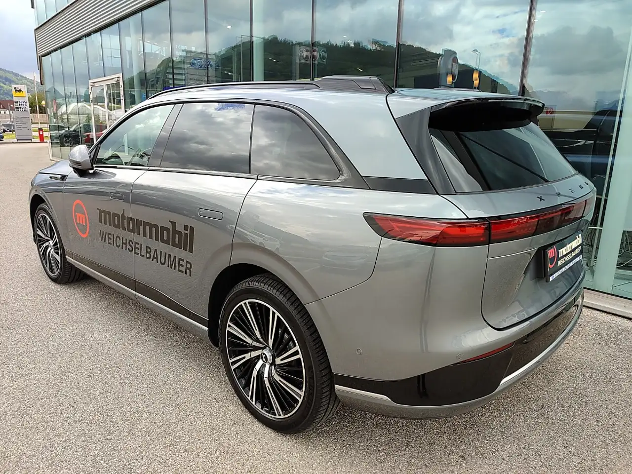 XPENG G9