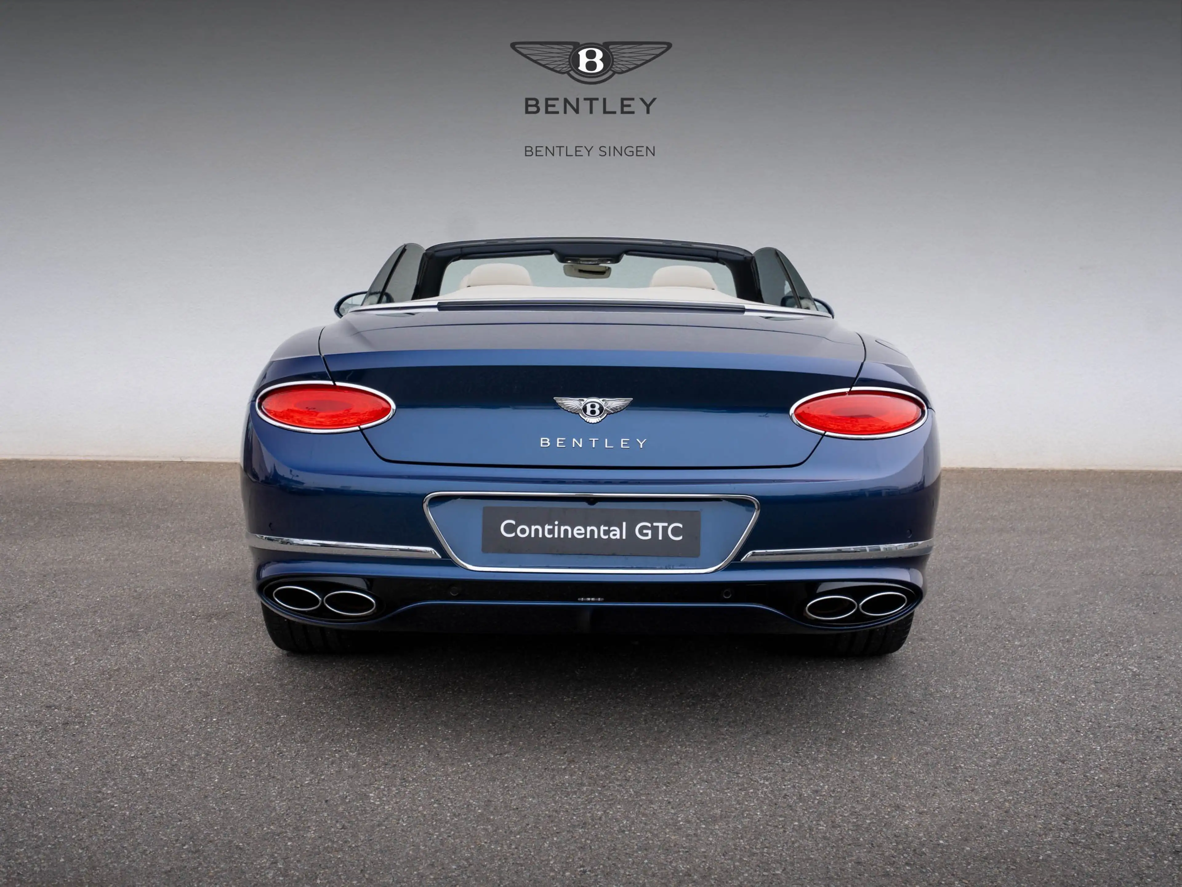 Bentley Continental GTC V8 — photo 15