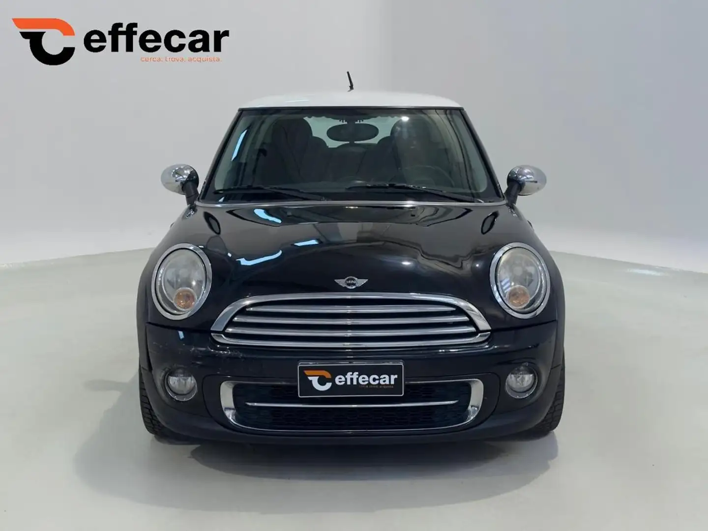 MINI Cooper D 1.6 16V Cooper D Schwarz - 2