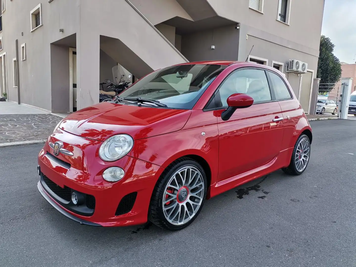 Abarth 500 1.4 Turbo T-Jet Rosso - 1