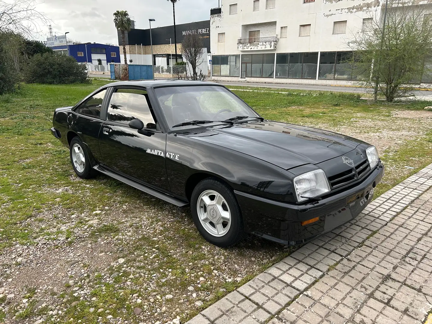 Opel Manta Gte Zwart - 1