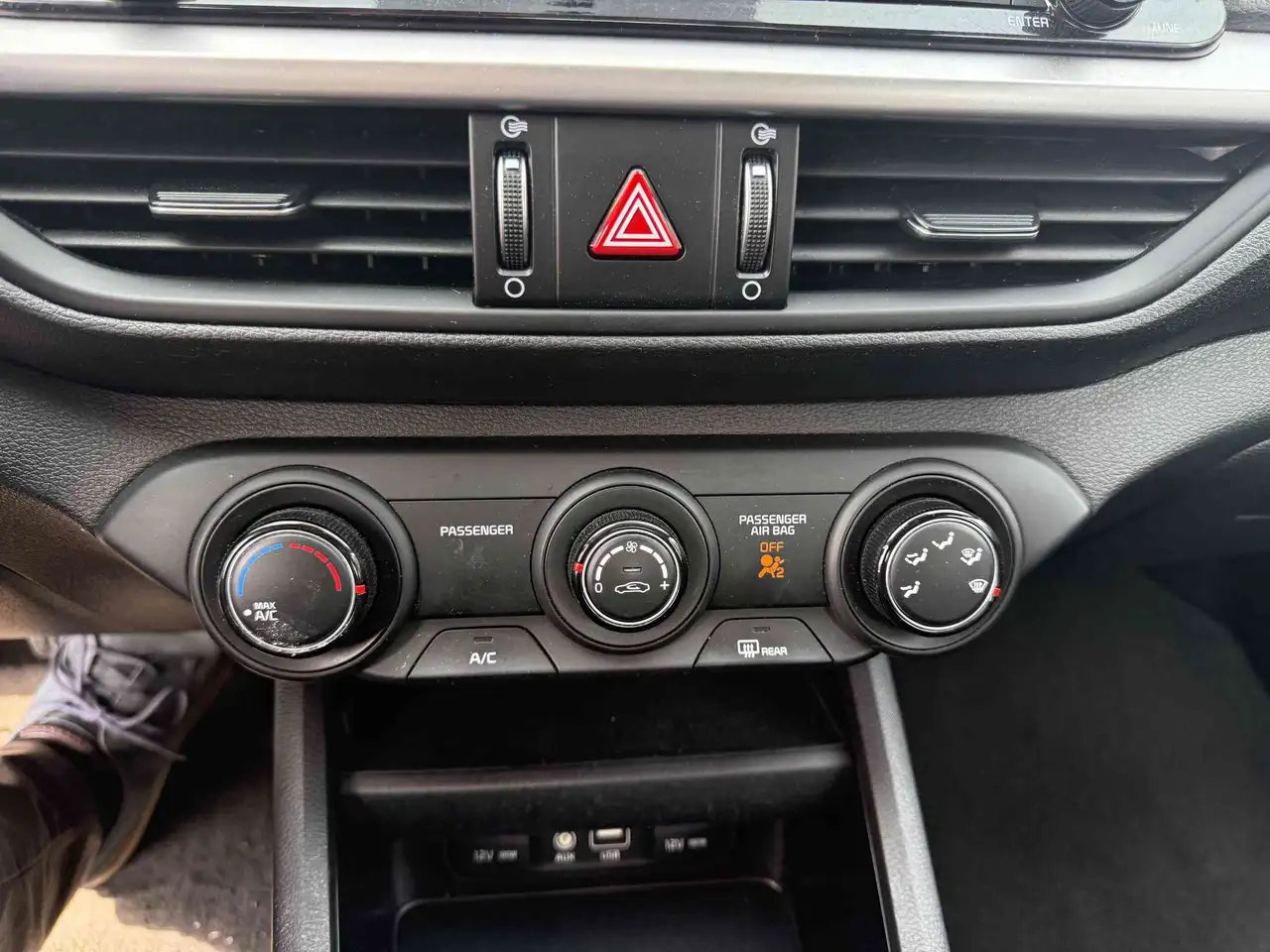 Kia Forte снимка Kia Forte