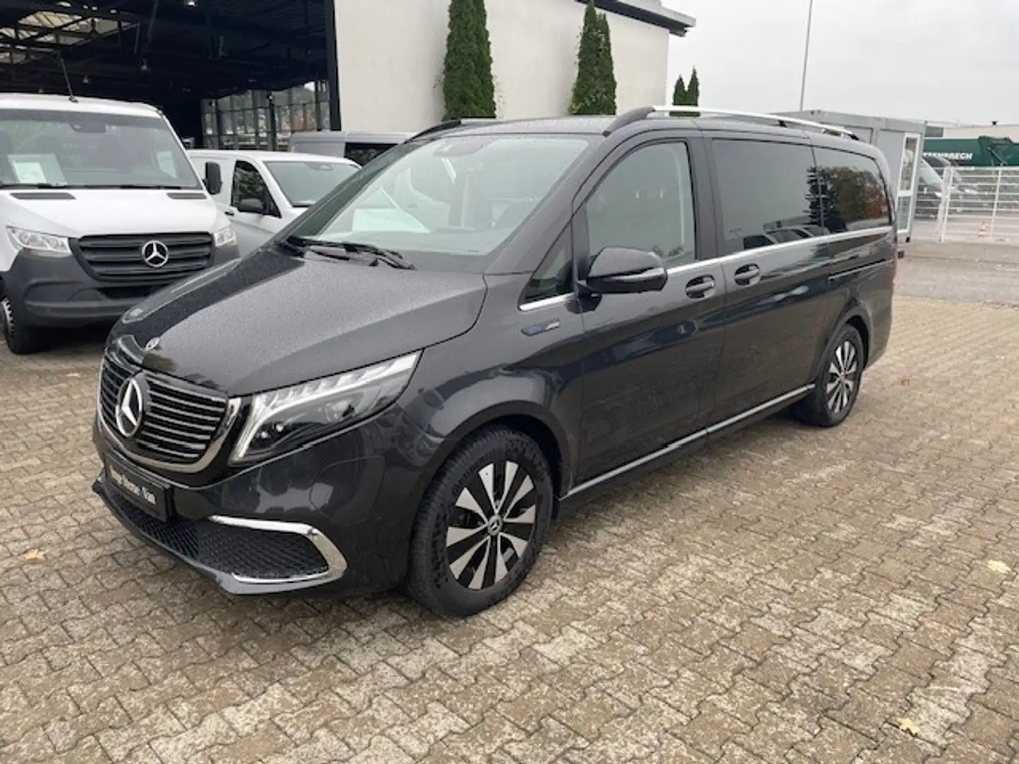 Mercedes-Benz EQV AVANTGARDE/MBUX(PANO/360°/DISTRONIC/BURMESTER/ Gris - 2