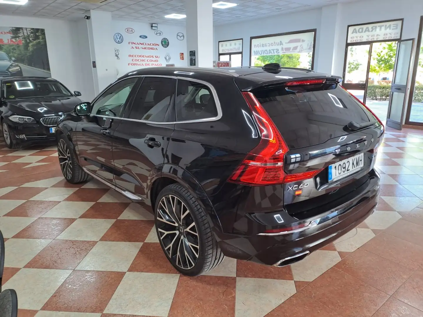 Volvo XC60 T5 Inscription AWD Aut. 250 Negro - 2