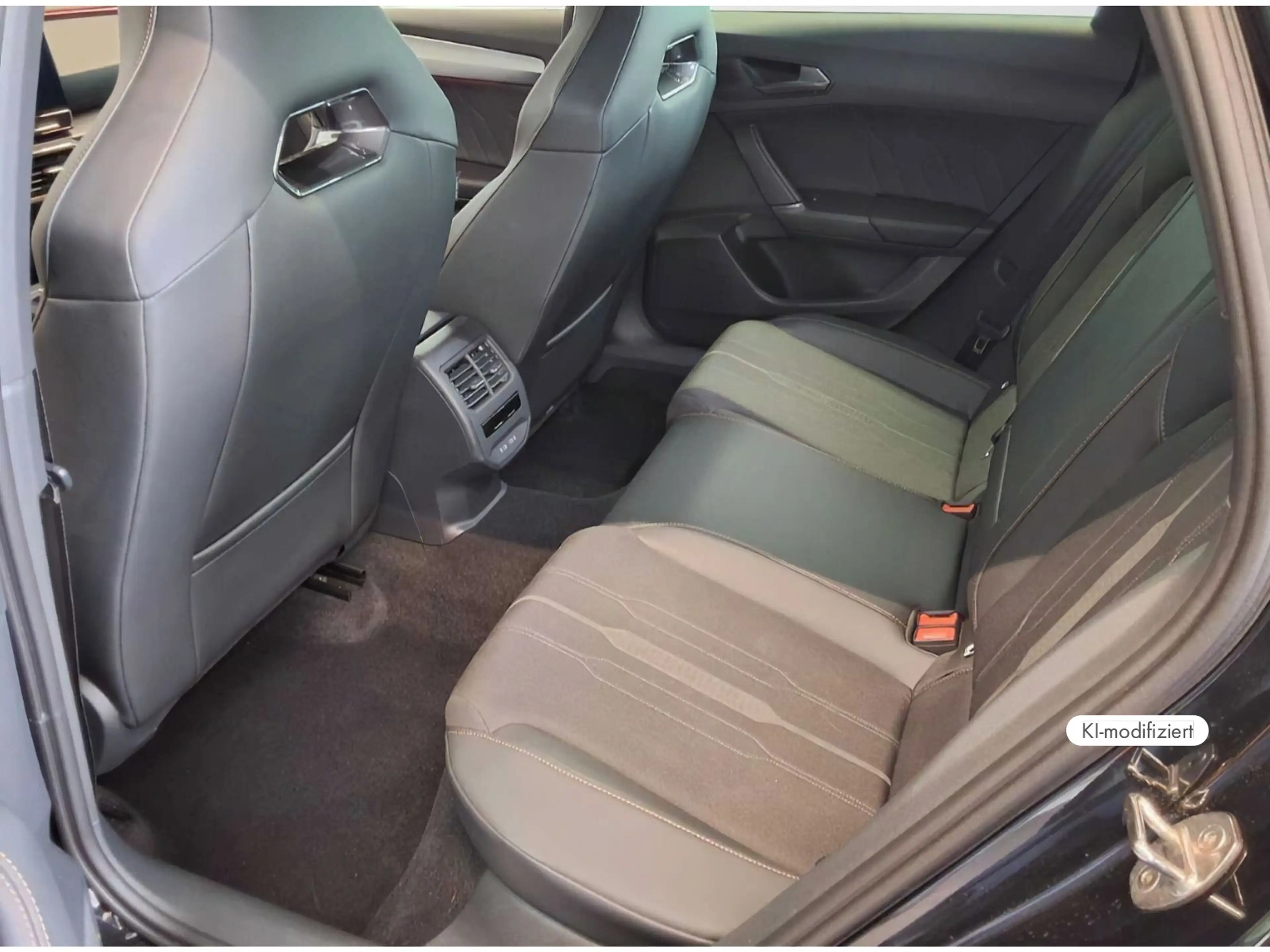 CUPRA Leon Sportstourer VZ 2.0 TSI DSG 4Drive PANO BEA — photo 4