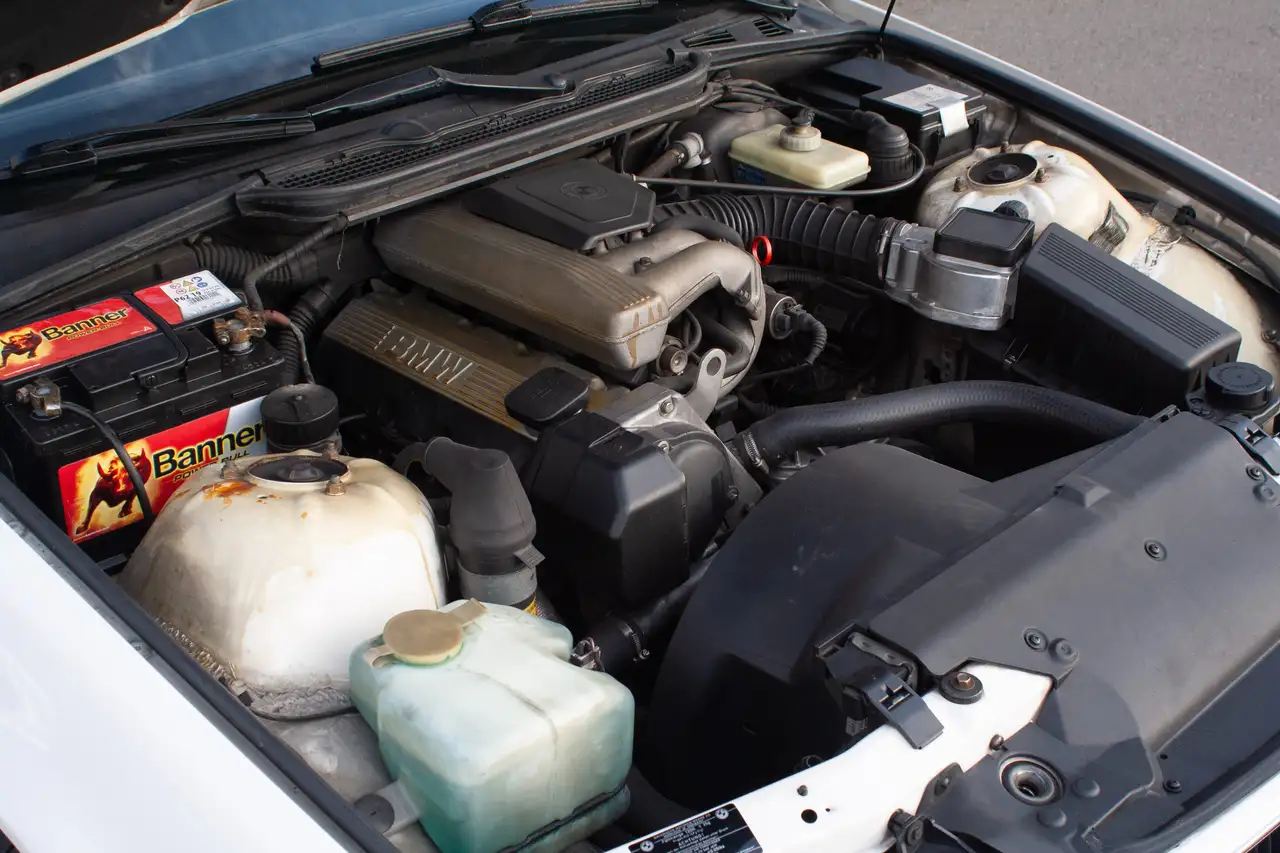 BMW 318i, foto 9