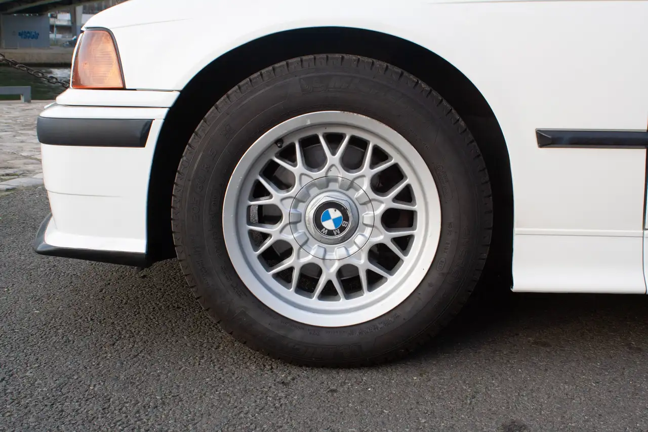 BMW 318i, foto 12