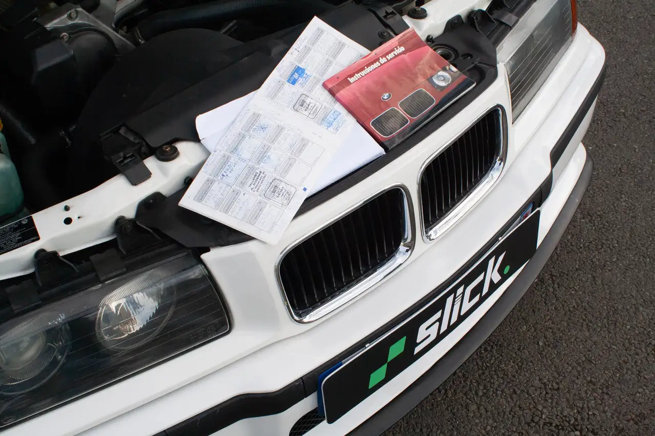 BMW 318i, foto 8