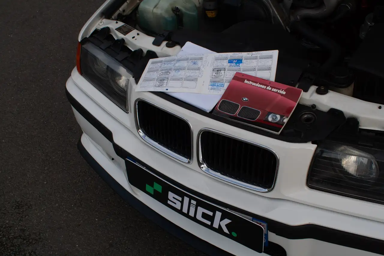BMW 318i, foto 7
