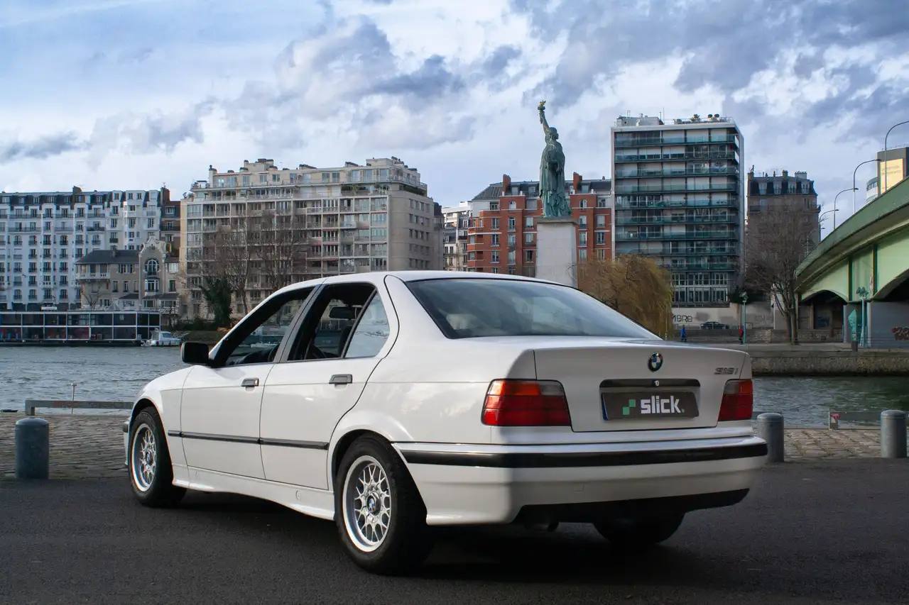 BMW 318i, foto 2