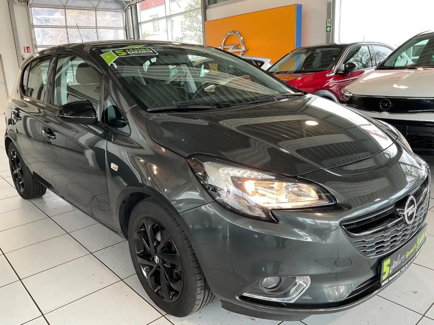 Opel Corsa E 1.4 Color Edition SHZ+Winterp.+LM+PDC Grau - 2