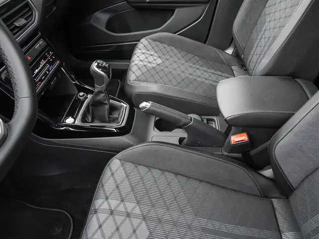 Volkswagen T-Cross view 15