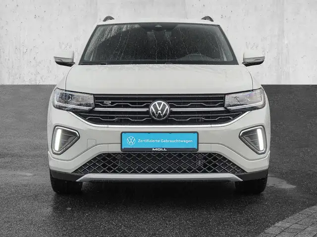 Volkswagen T-Cross view 3