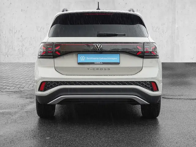 Volkswagen T-Cross view 6