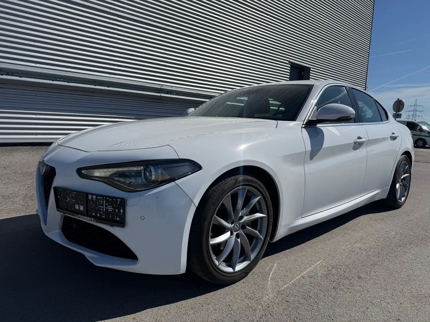 Alfa Romeo Giulia Super 2,0 200 AT RWD ID:112 Weiß - 2