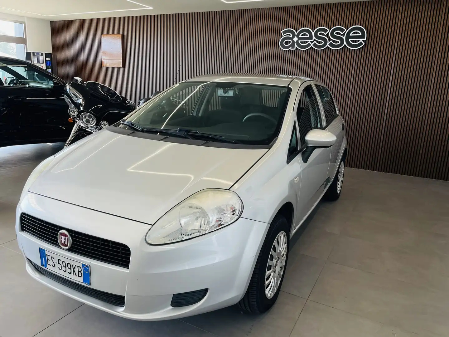 Fiat Punto Punto 1.4 8V 5 porte Natural Power Easy Grigio - 1