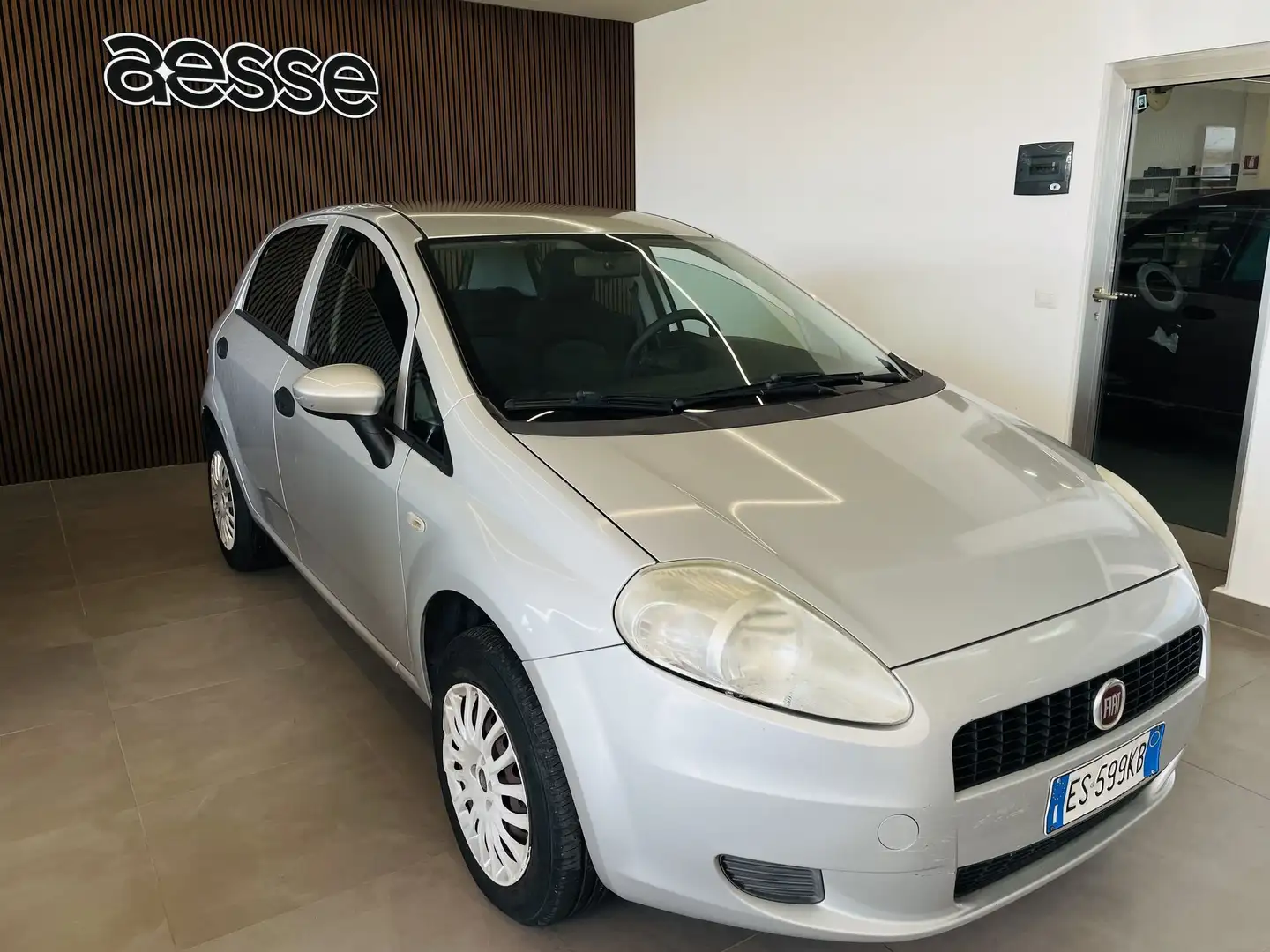 Fiat Punto Punto 1.4 8V 5 porte Natural Power Easy Grigio - 2