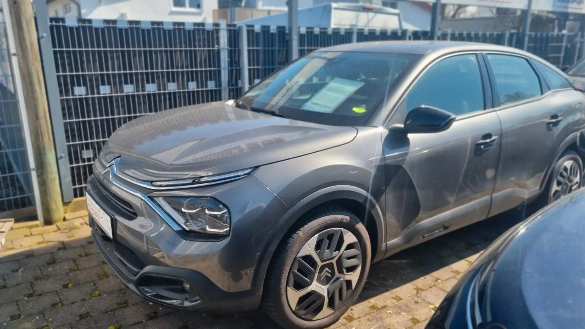 Citroen C4 Pure Tech 130 S+S Feel *SHZ*LENKRADHZG*MIRROR Grau - 1
