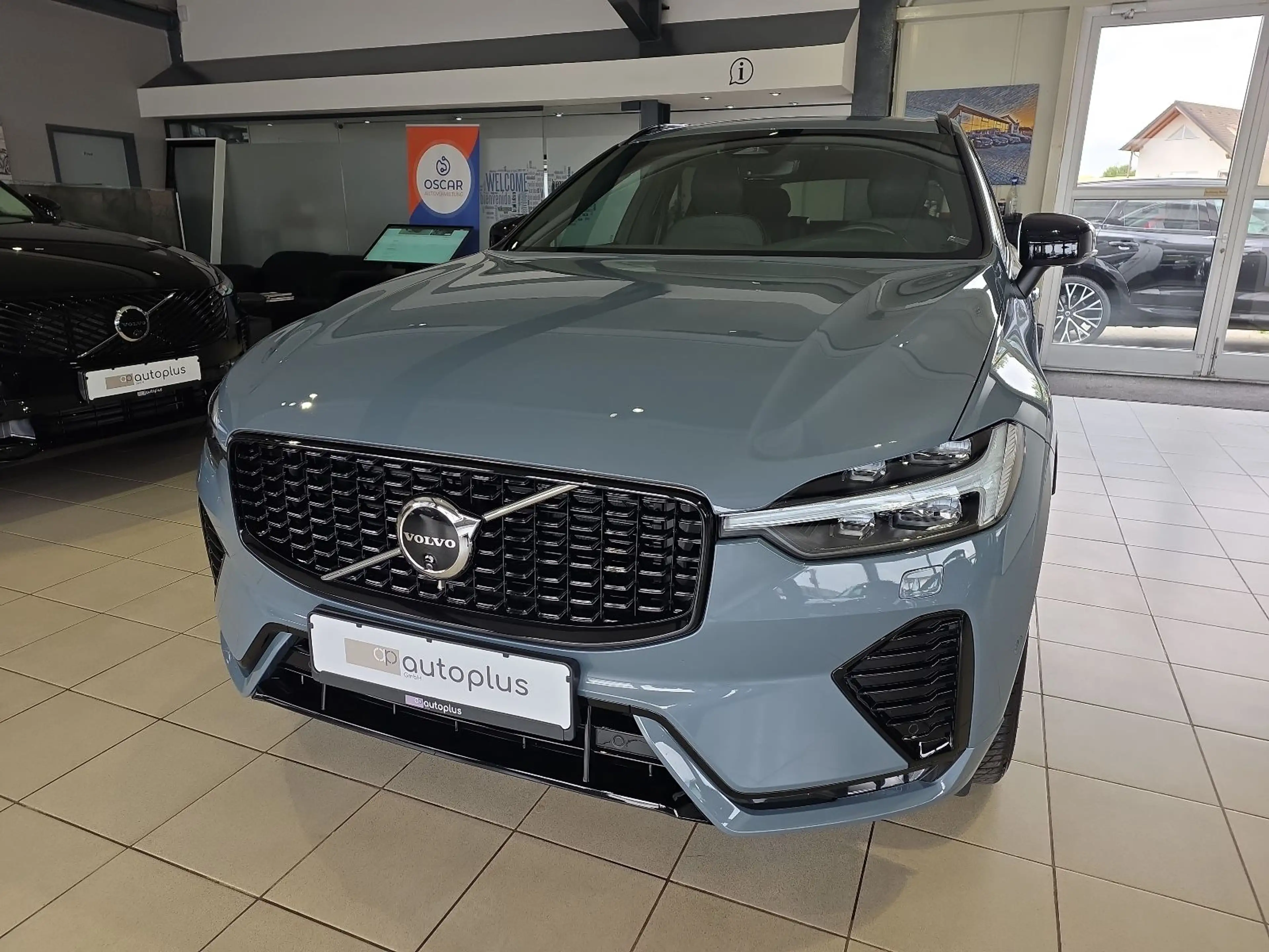 Volvo XC60 B4 (D) Plus Dark AWD BLIS AHK FourC 360° — photo 2