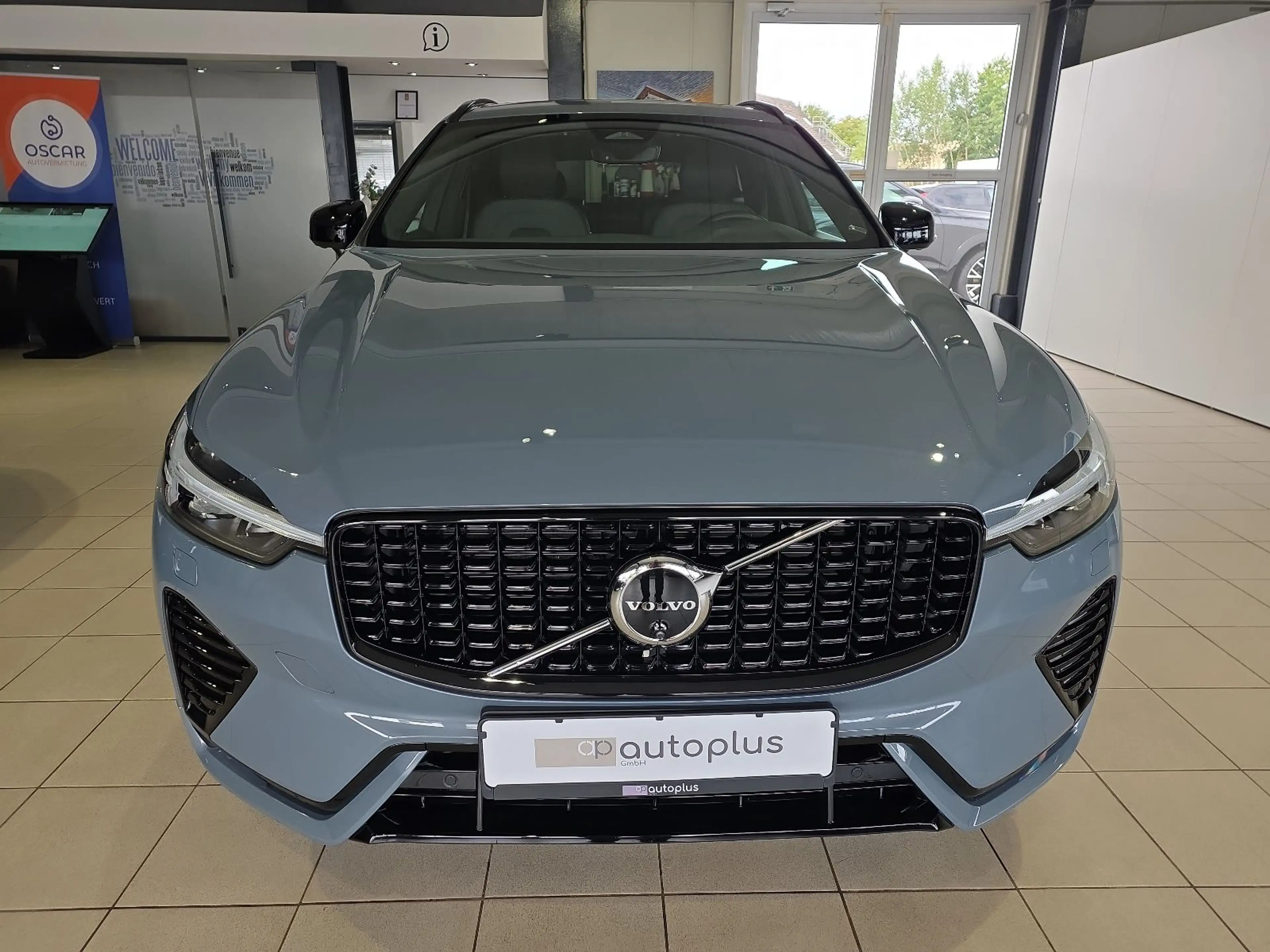 Volvo XC60 B4 (D) Plus Dark AWD BLIS AHK FourC 360° — photo 3