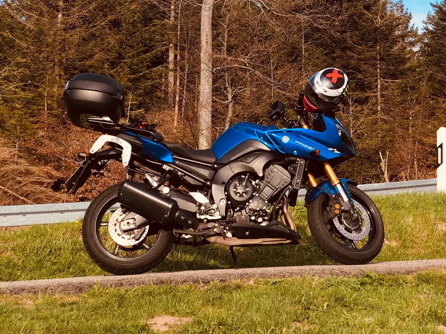 Yamaha FZ 8 Fazer Modrá - 1