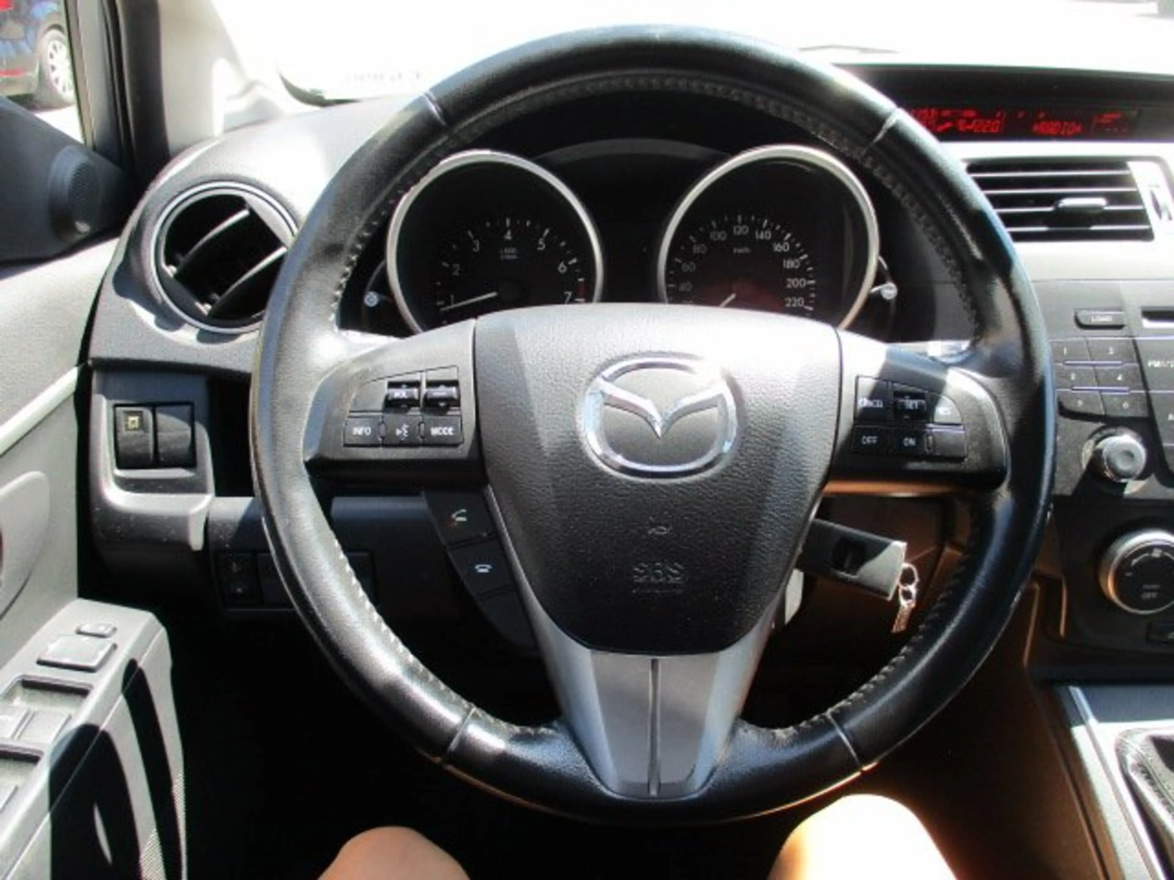 Mazda 5 1,8i TX — photo 13