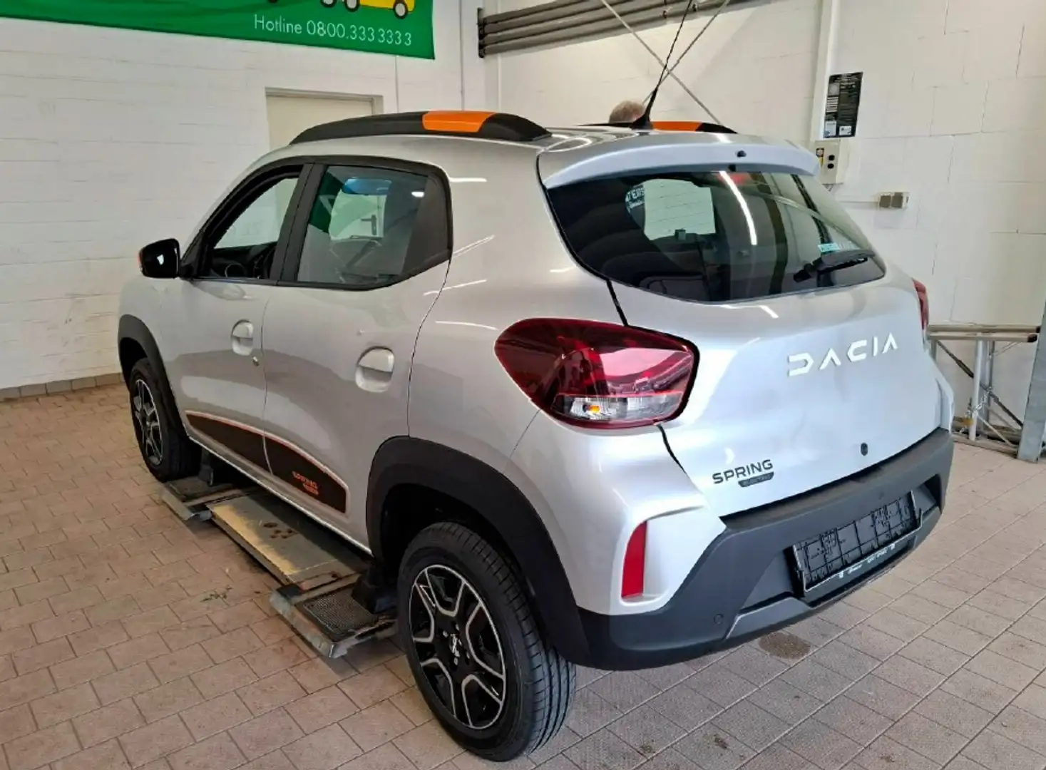 Dacia Spring 45 ExpressionPaket CCS - Navi Silber - 2