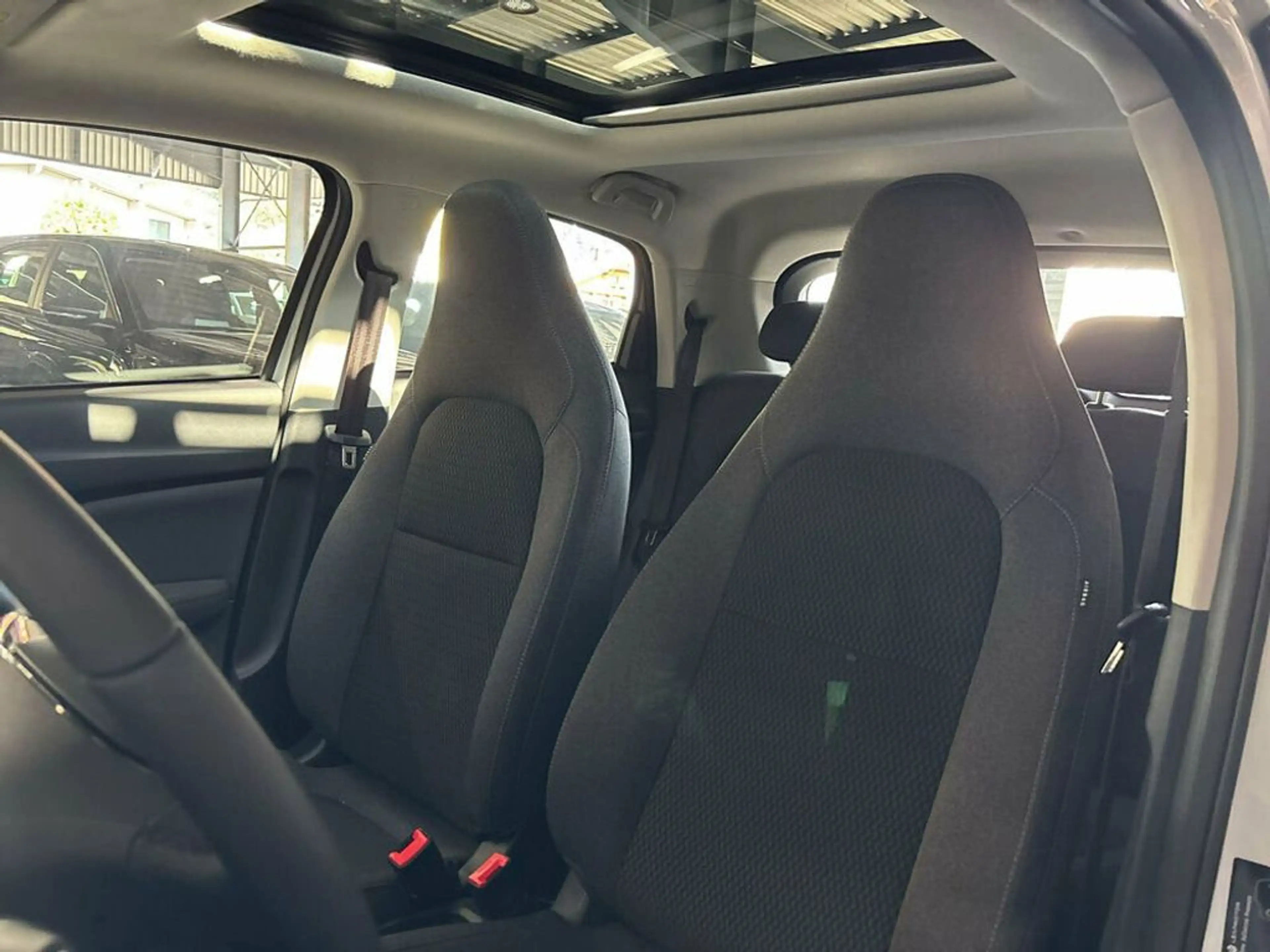 Leapmotor T03 T03 70 kW EV — photo 9