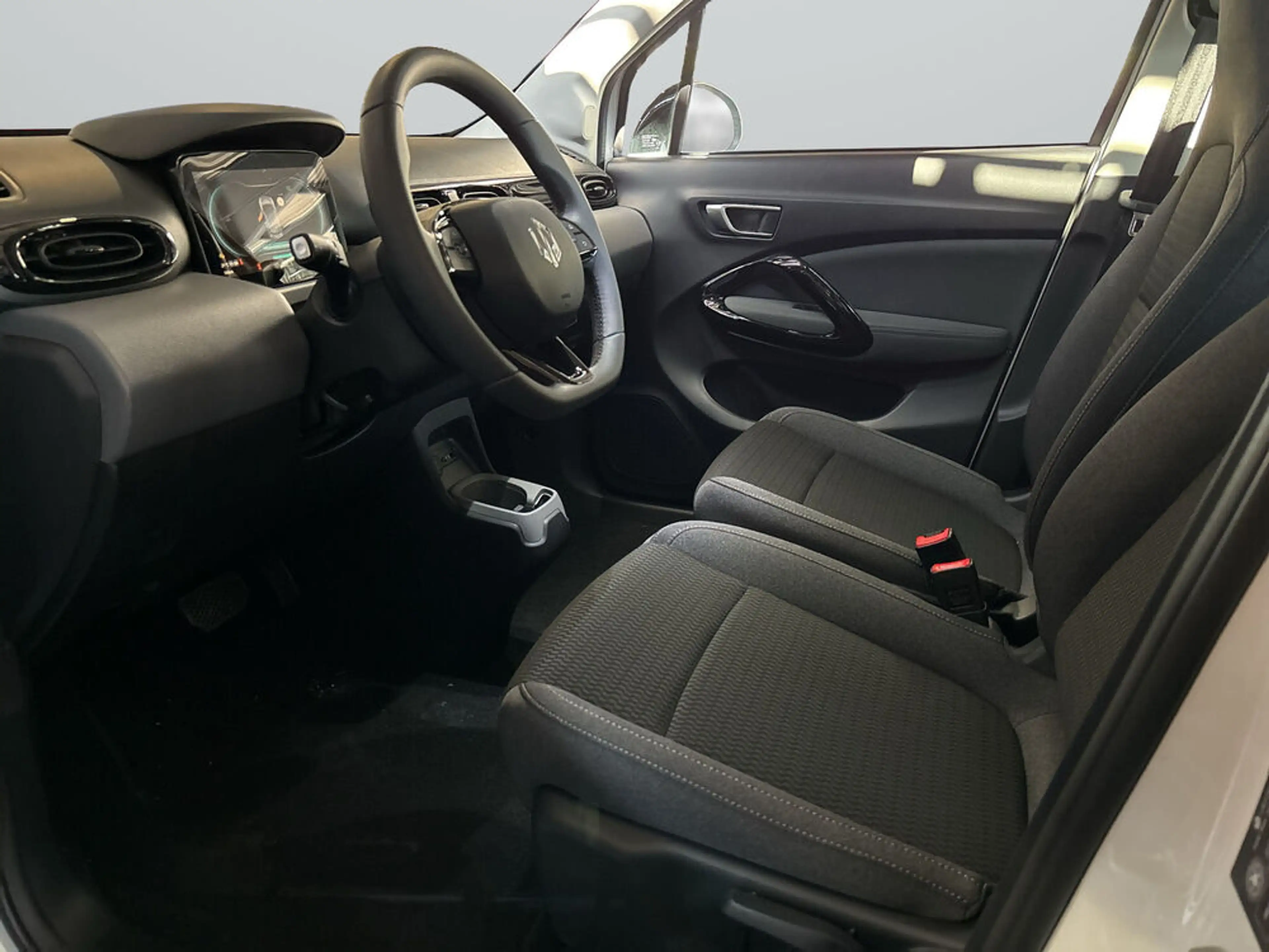 Leapmotor T03 T03 70 kW EV — photo 7
