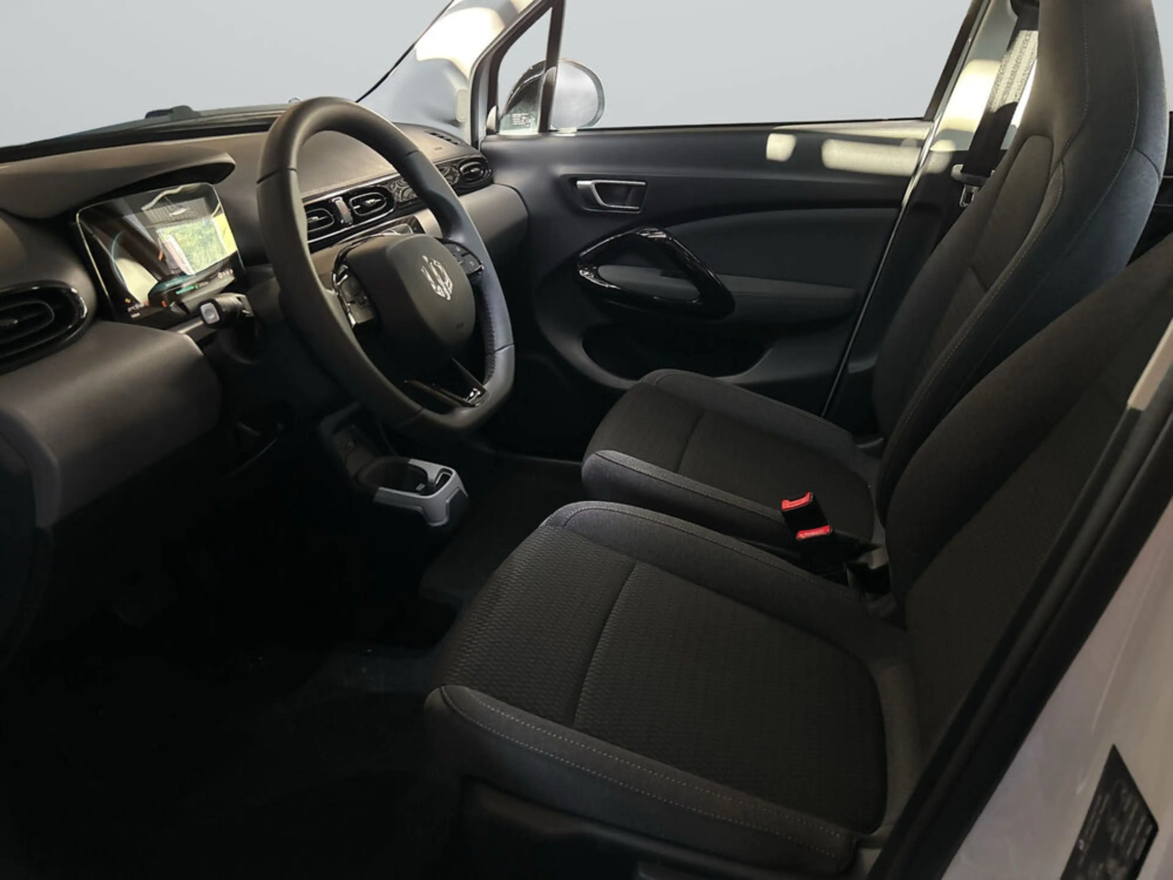 Leapmotor T03 T03 70 kW EV — photo 10