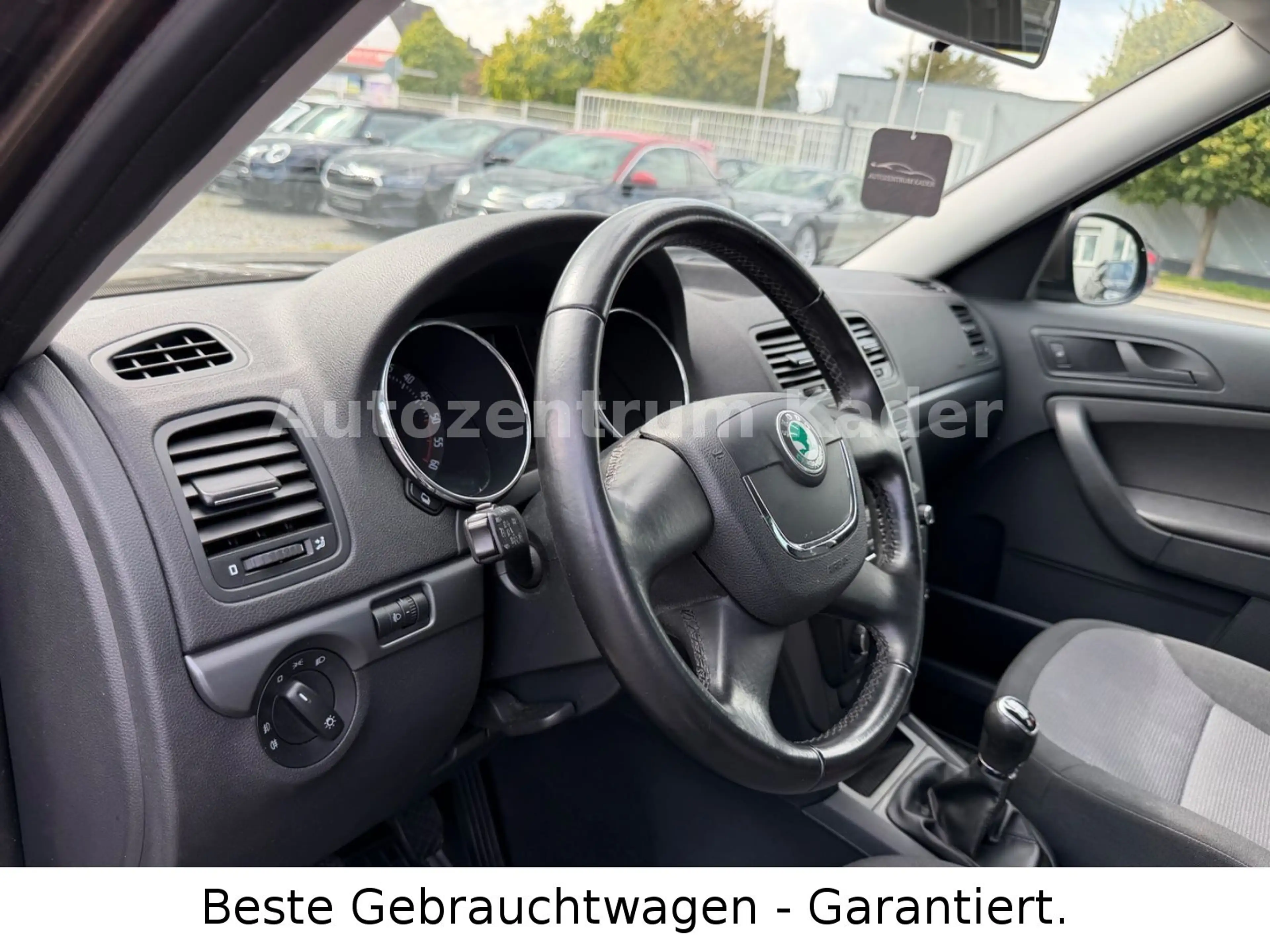 Skoda Yeti Active Plus Edition 4x4*1.Hand*AHK*Klima*Ga — photo 10