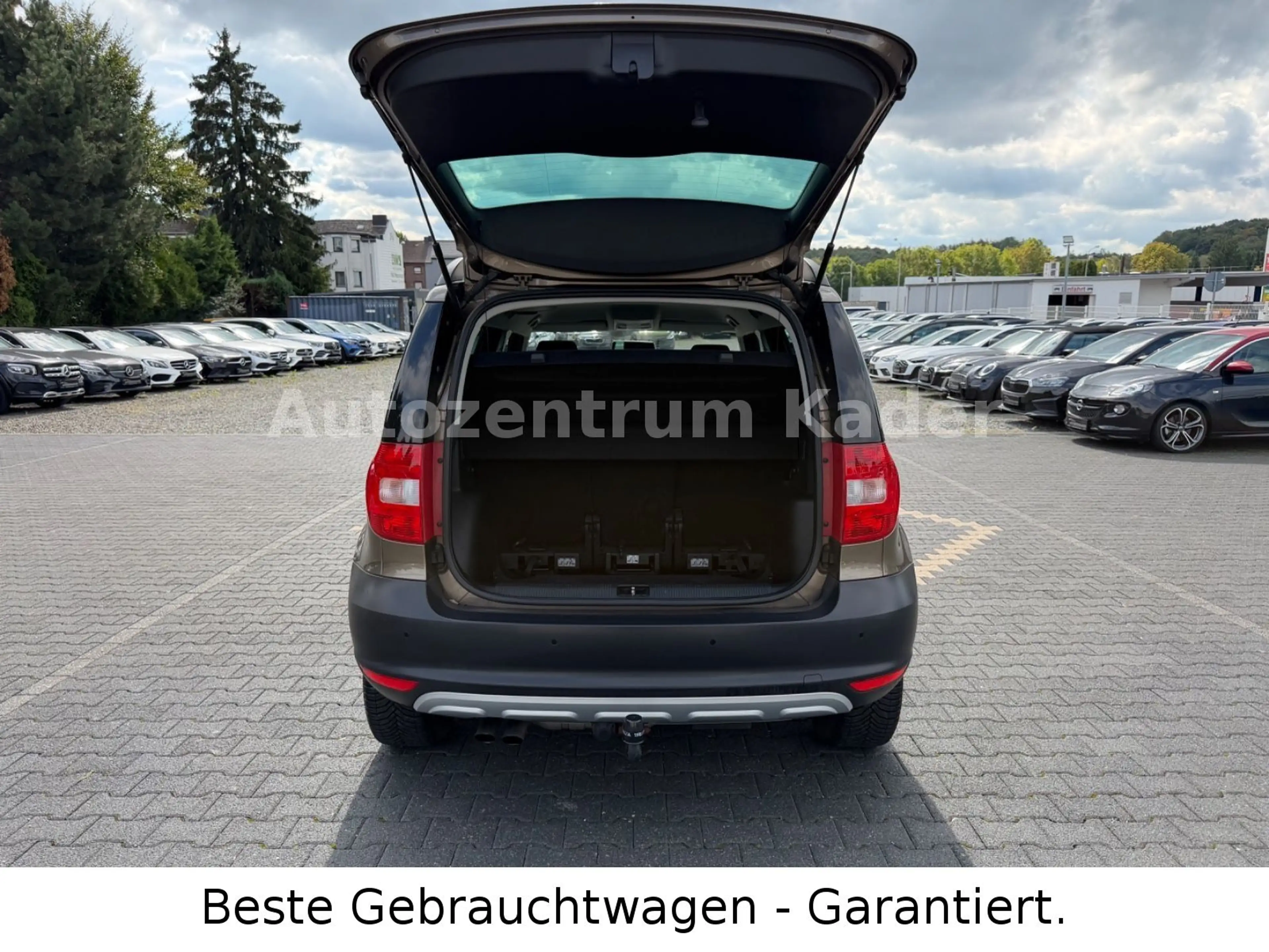 Skoda Yeti Active Plus Edition 4x4*1.Hand*AHK*Klima*Ga — photo 13