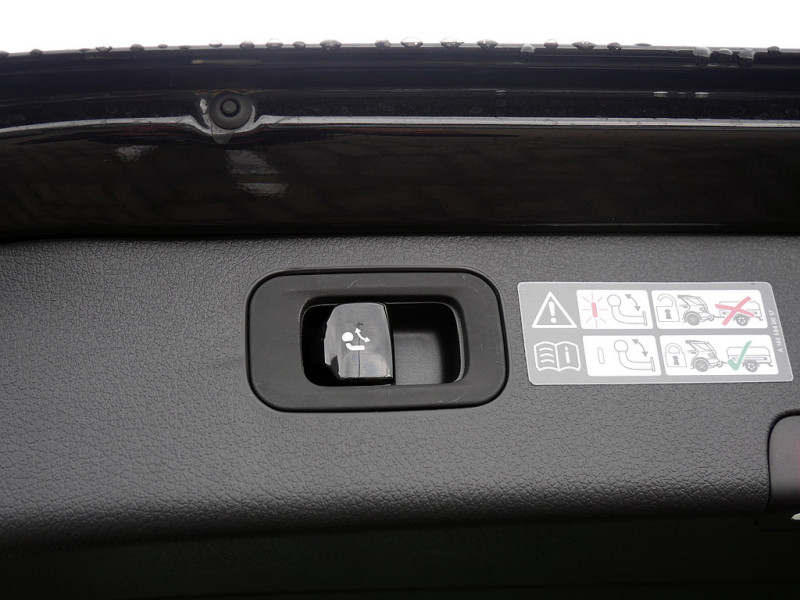 Mercedes-Benz C 220 T d AMG BURM MEMO 360 AHK DISTR KAMERA PDC — photo 13