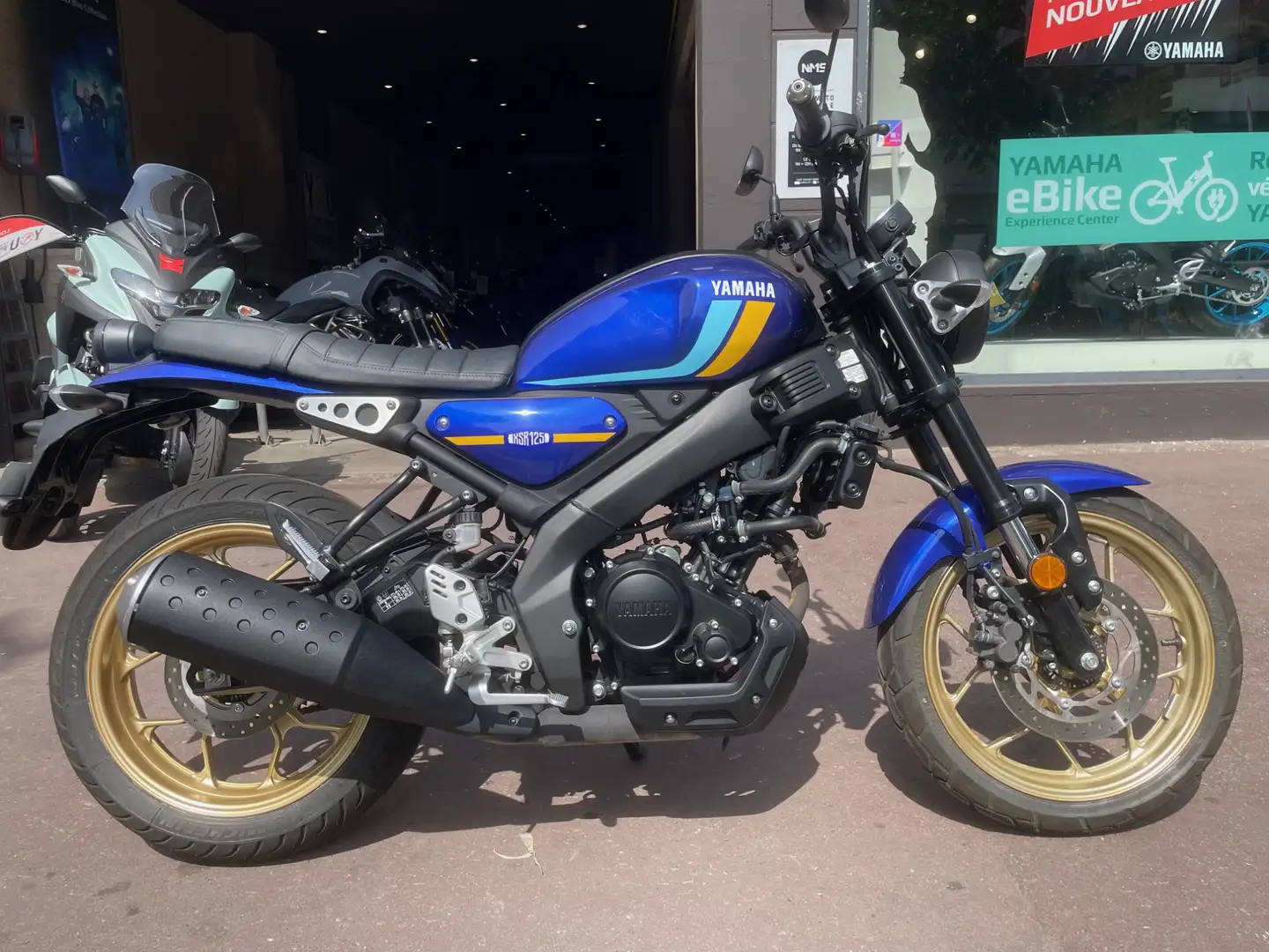 Yamaha XSR 125 Bleu - 1