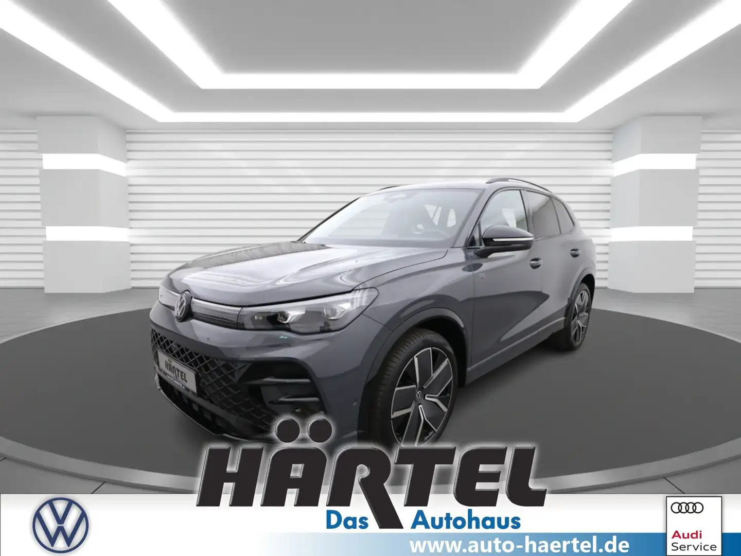 Volkswagen Tiguan R-LINE BLACK STYLE 1.5 ETSI DSG Sportpaket Grijs - 1
