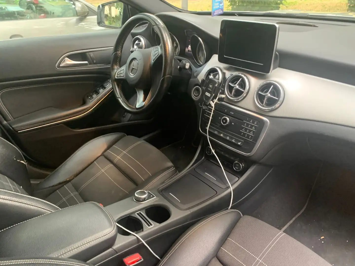 Mercedes-Benz GLA 200 d - 2