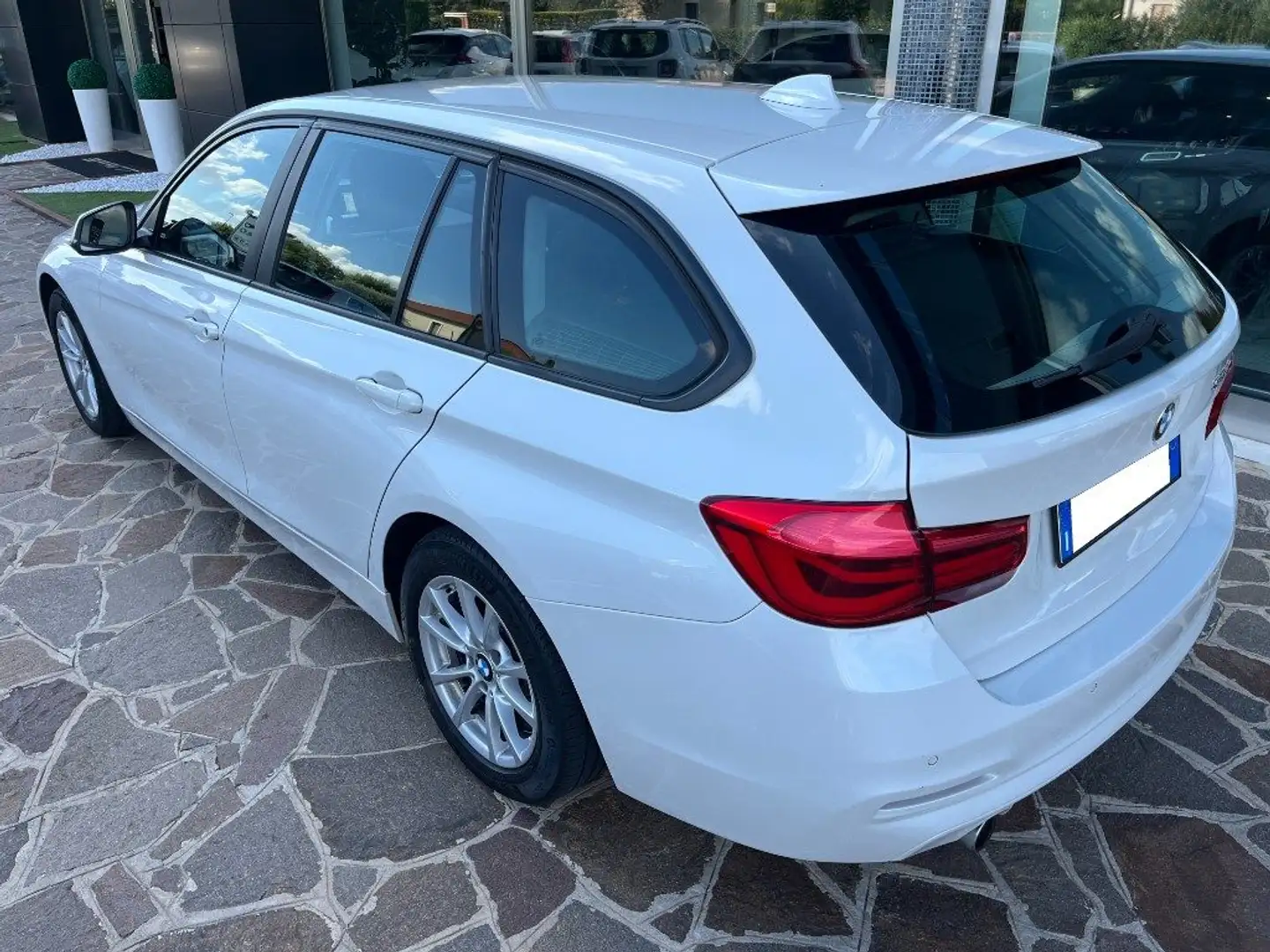BMW 318 d Touring Business Advantage 150cv StepTronic Blanco - 2