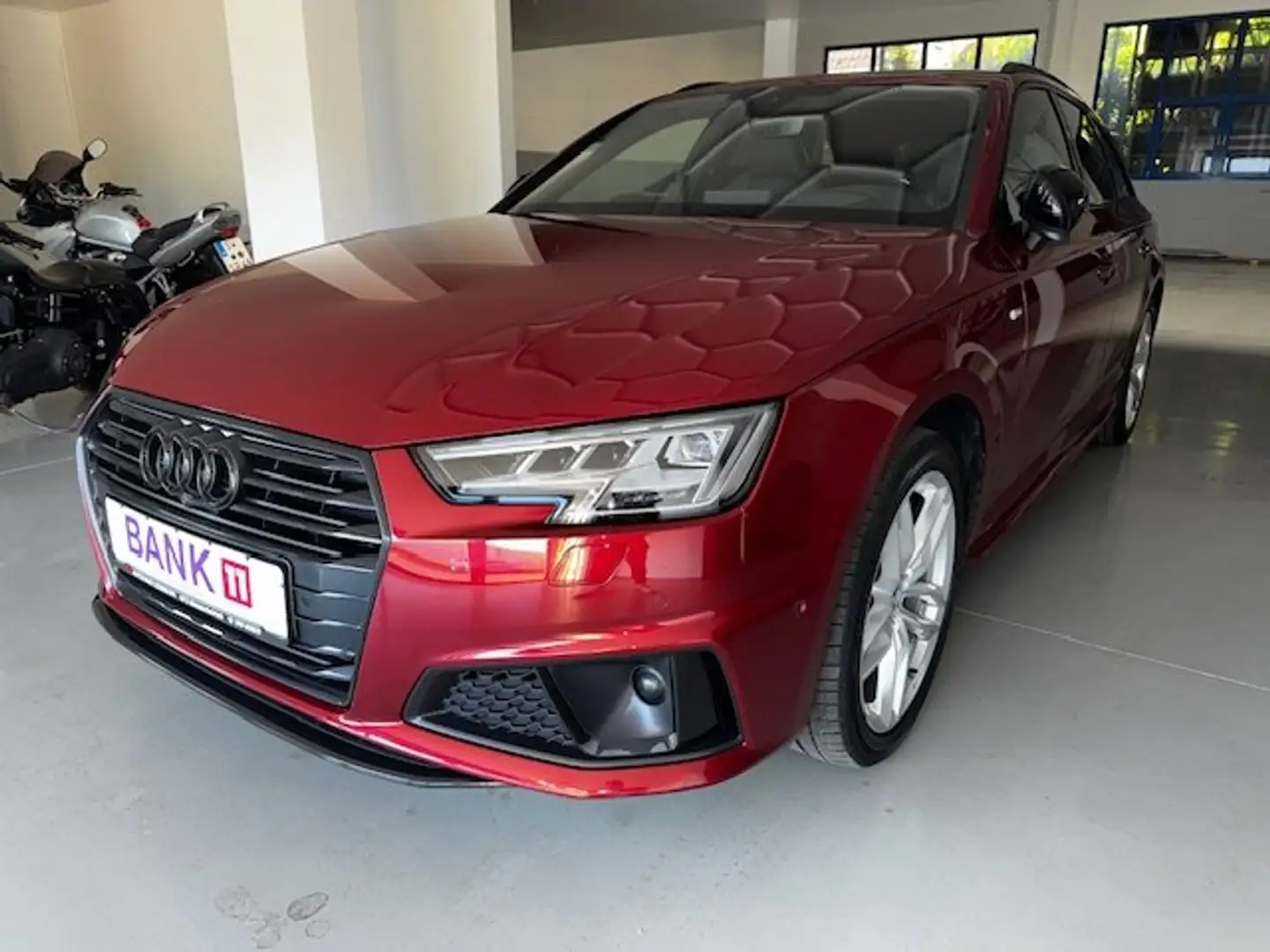 Audi A4 40 g-tron sport Rouge - 1