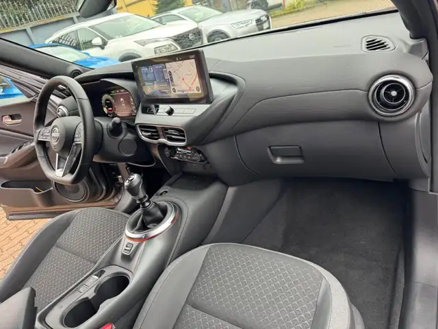 Nissan Juke view 15