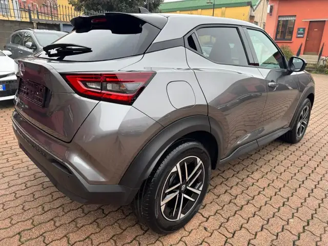 Nissan Juke view 4