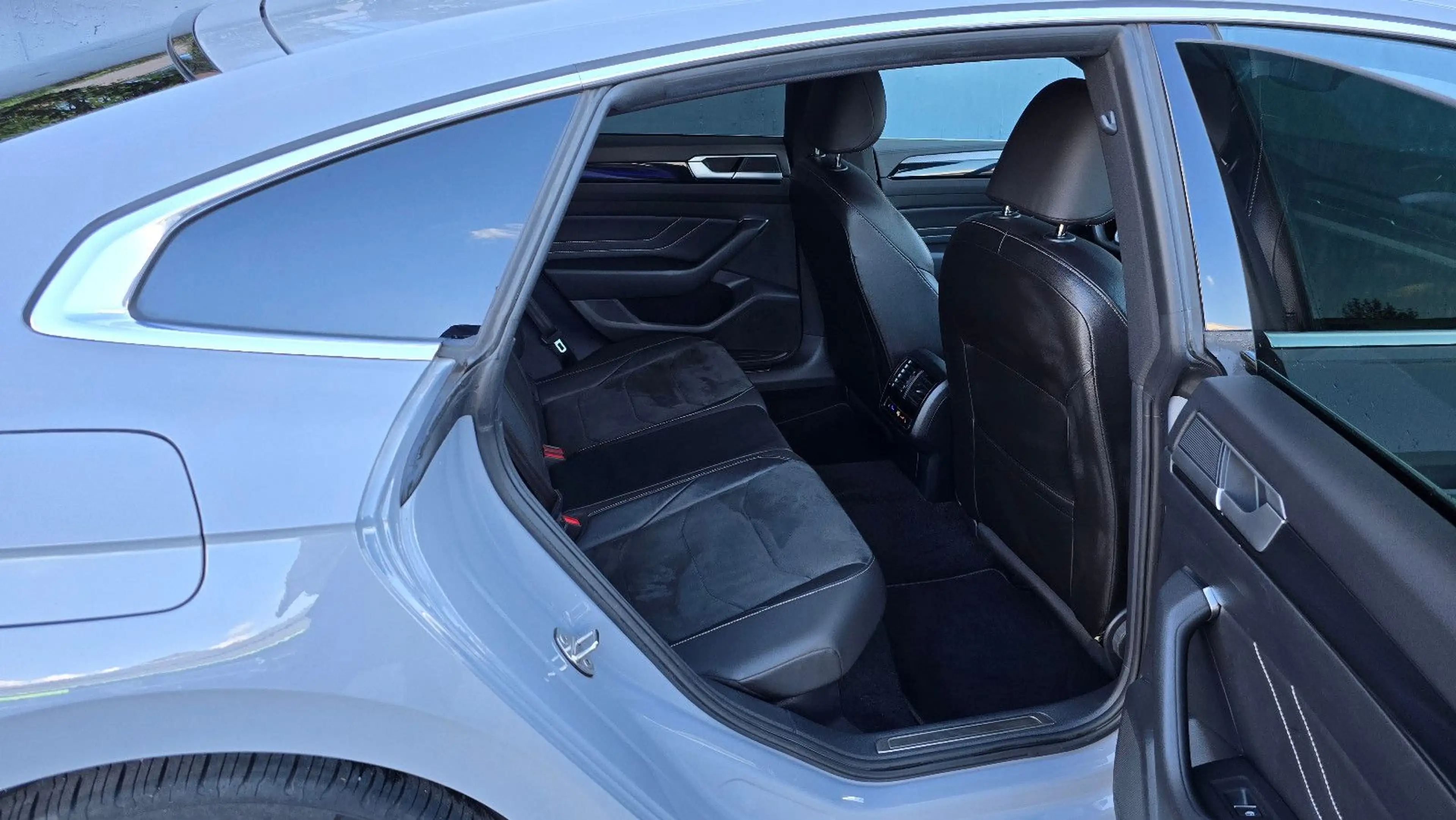 Volkswagen Arteon 2.0 TSI DSG 3 x R-Line Pano/ACC/360*/IQ — photo 8