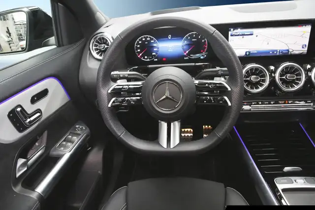 Mercedes-Benz Gla view 11