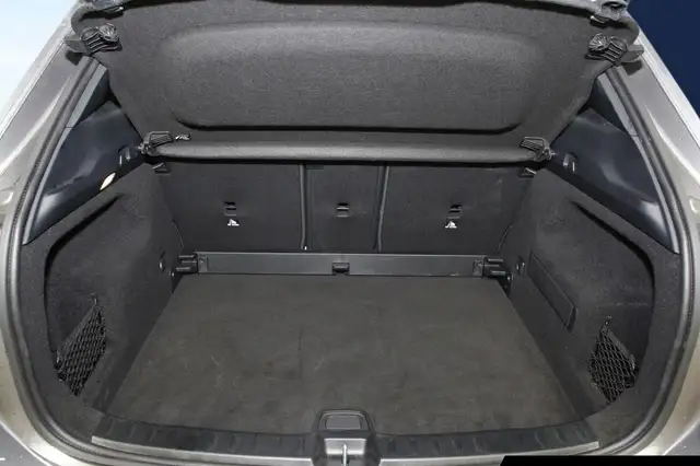 Mercedes-Benz Gla view 15
