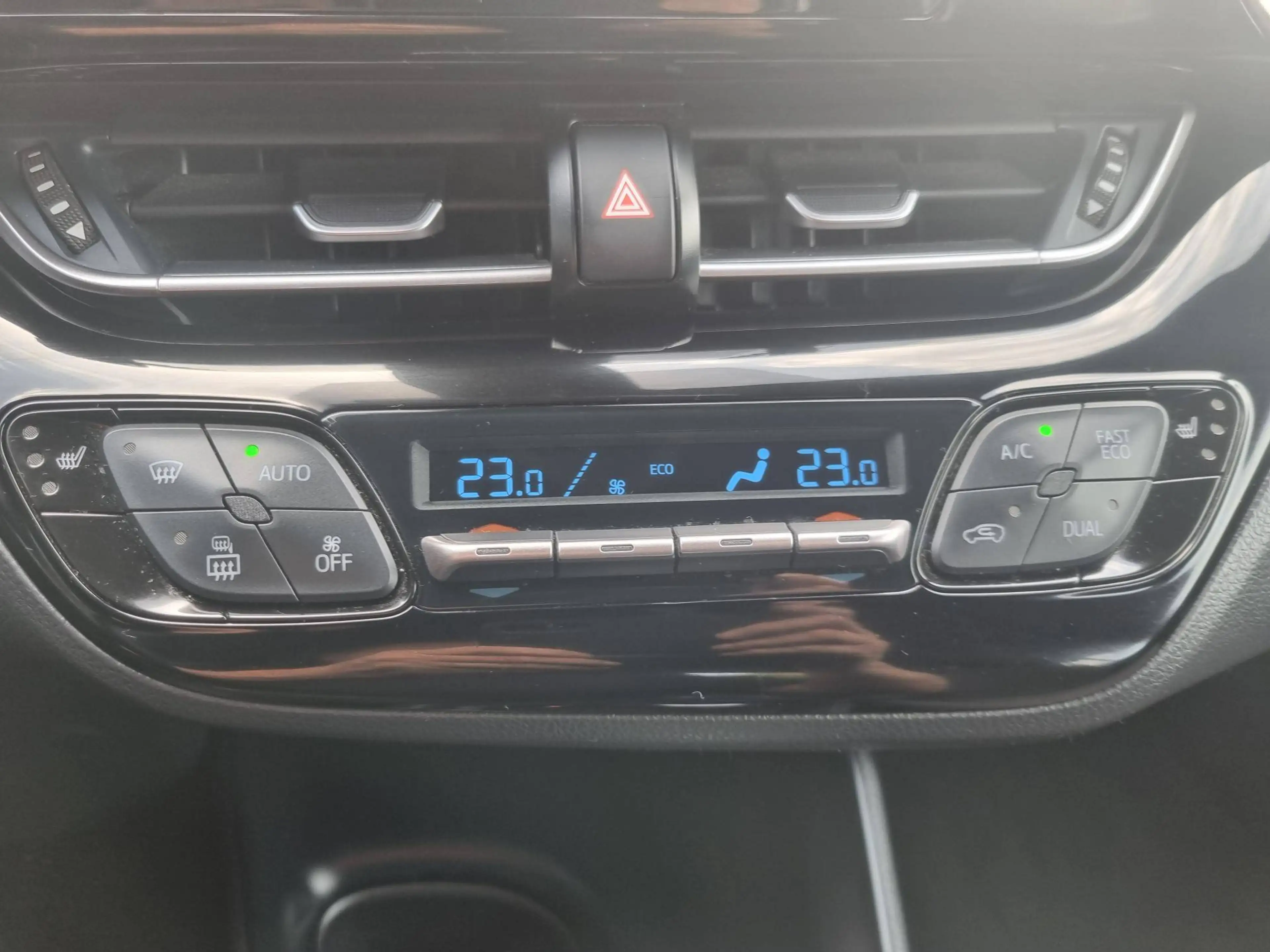 Toyota C-HR C-HR Hybrid 1.8i VVT-i C-Enter E-CVT — photo 12