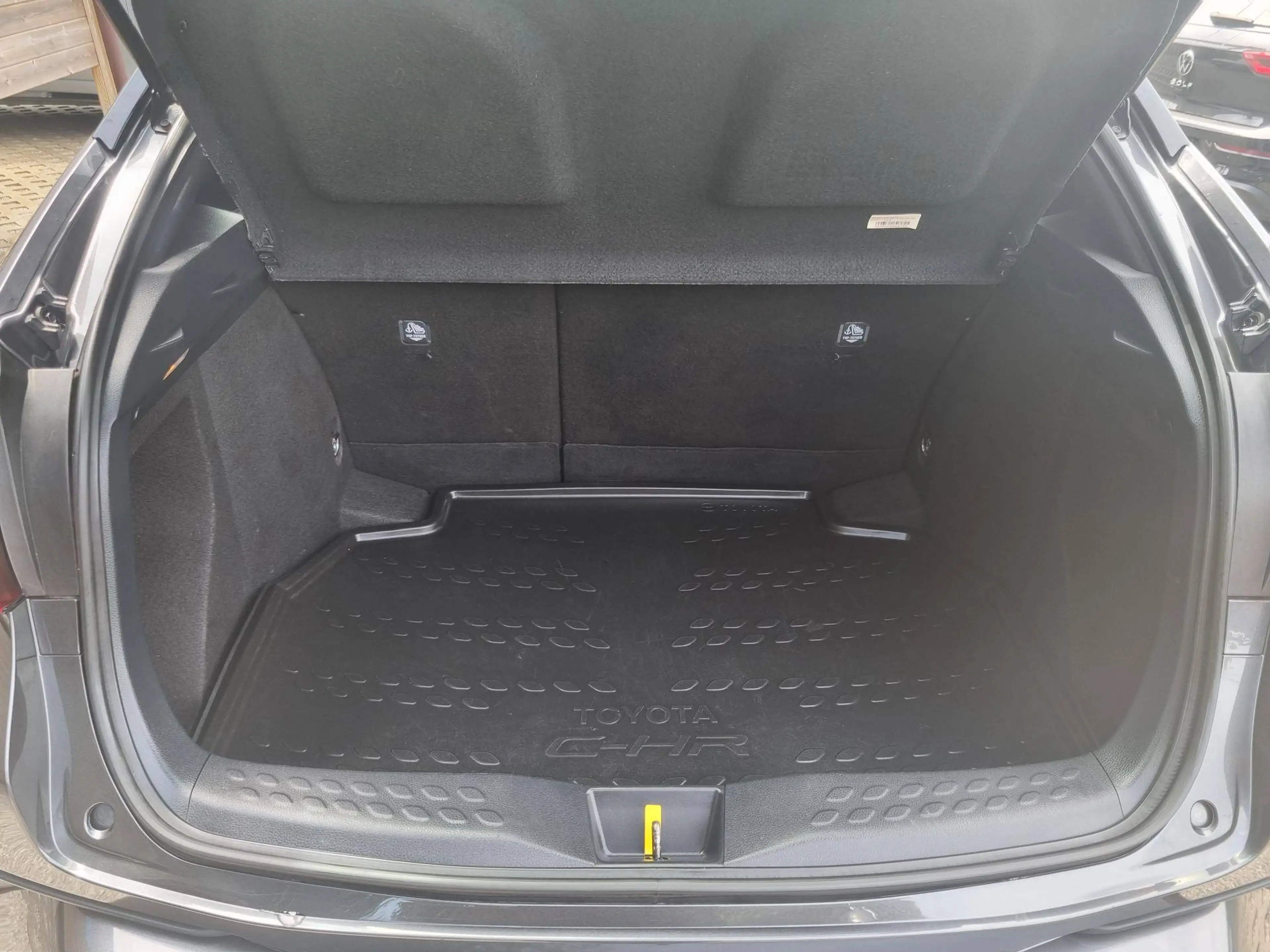 Toyota C-HR C-HR Hybrid 1.8i VVT-i C-Enter E-CVT — photo 9