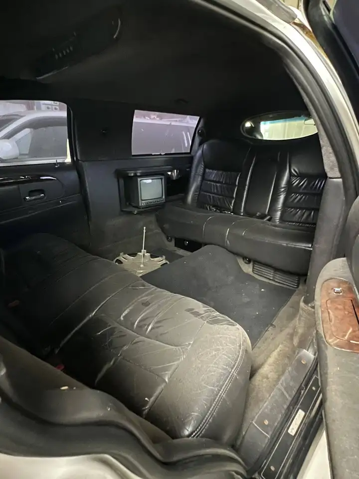 Excalibur Limousine (Lincoln Town Car), foto 7