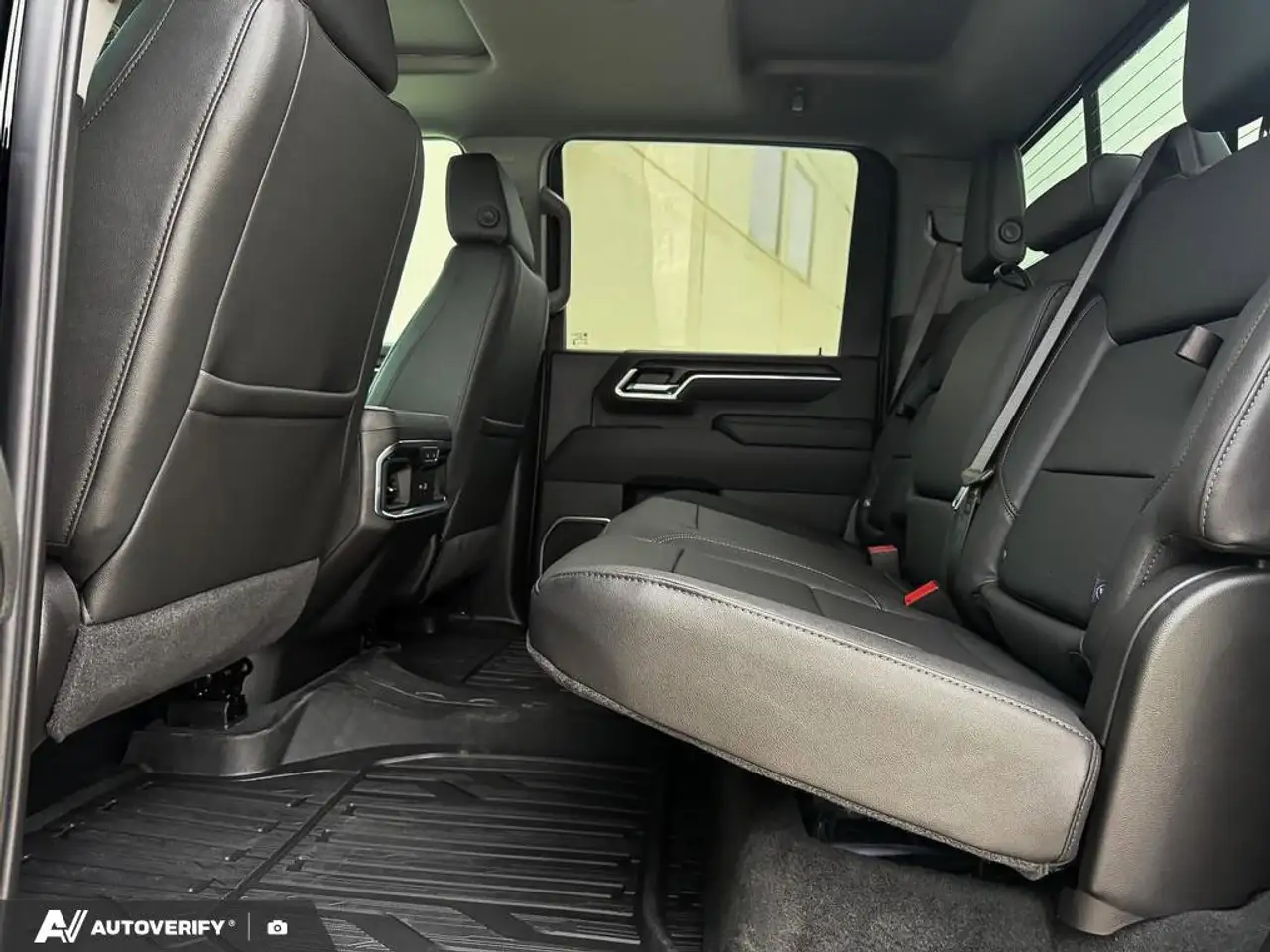 GMC Sierra 3500HD снимка GMC Sierra 3500HD