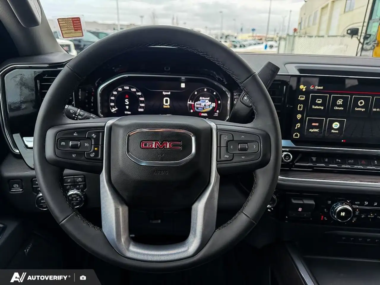 GMC Sierra 3500HD снимка GMC Sierra 3500HD