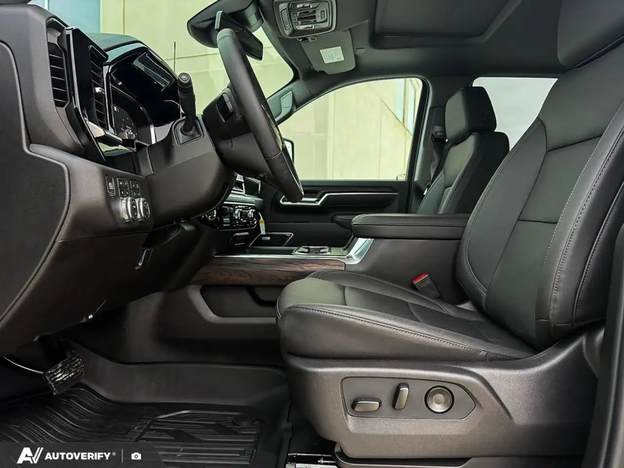 GMC Sierra 3500HD снимка GMC Sierra 3500HD