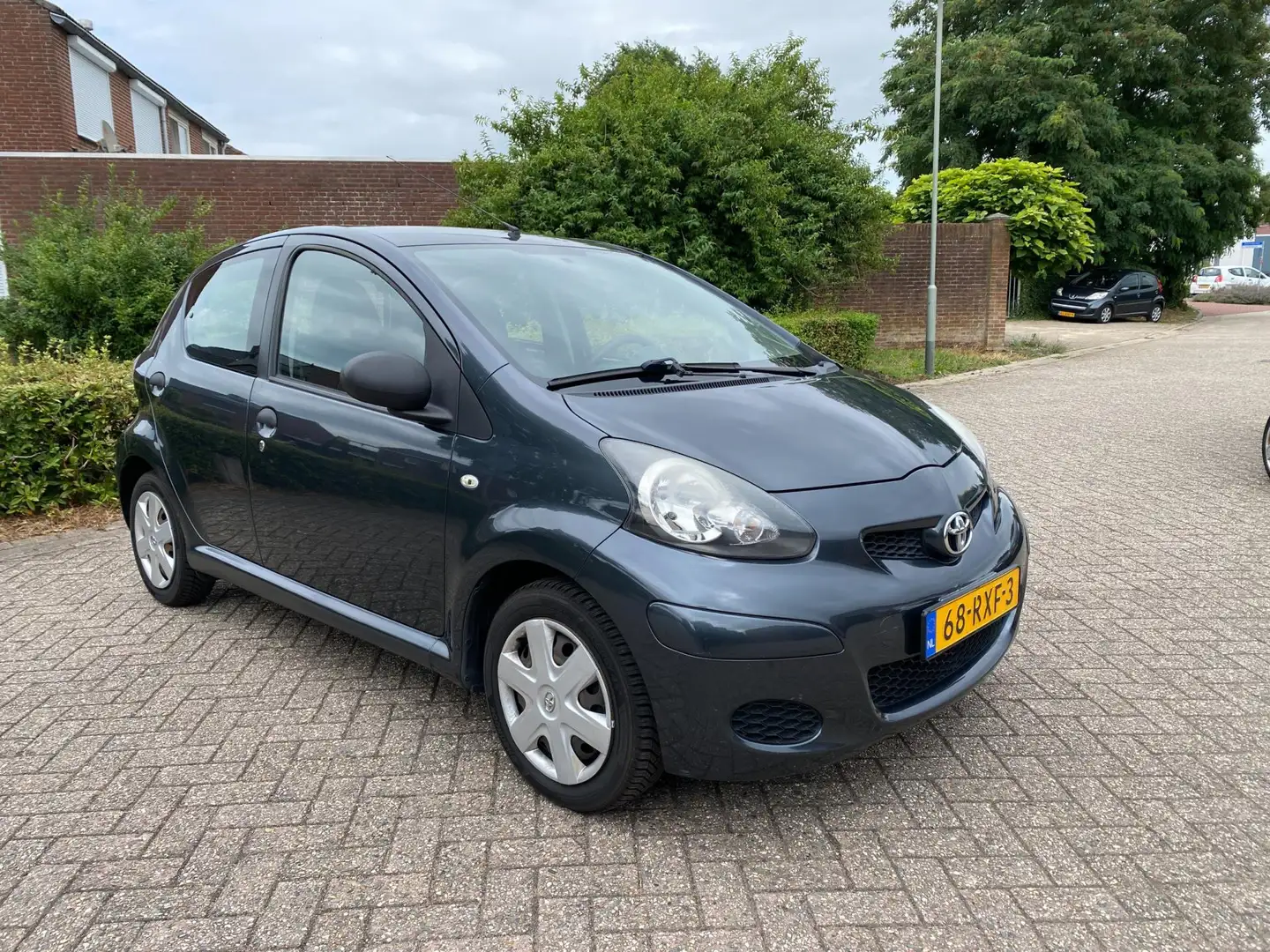 Toyota Aygo 1.0-12V Now Gris - 2